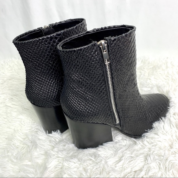 Black booties Peace Love Shea By Steve Madden - Picture 2 of 8